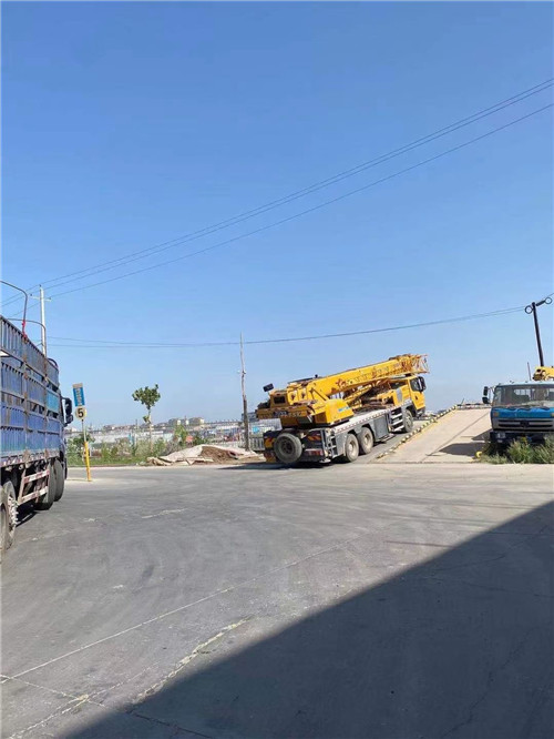 辽宁25吨吊车的租赁价格大概是多少？